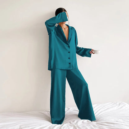 Iris® | Oversized pyjamassett med silkemyk elegansee