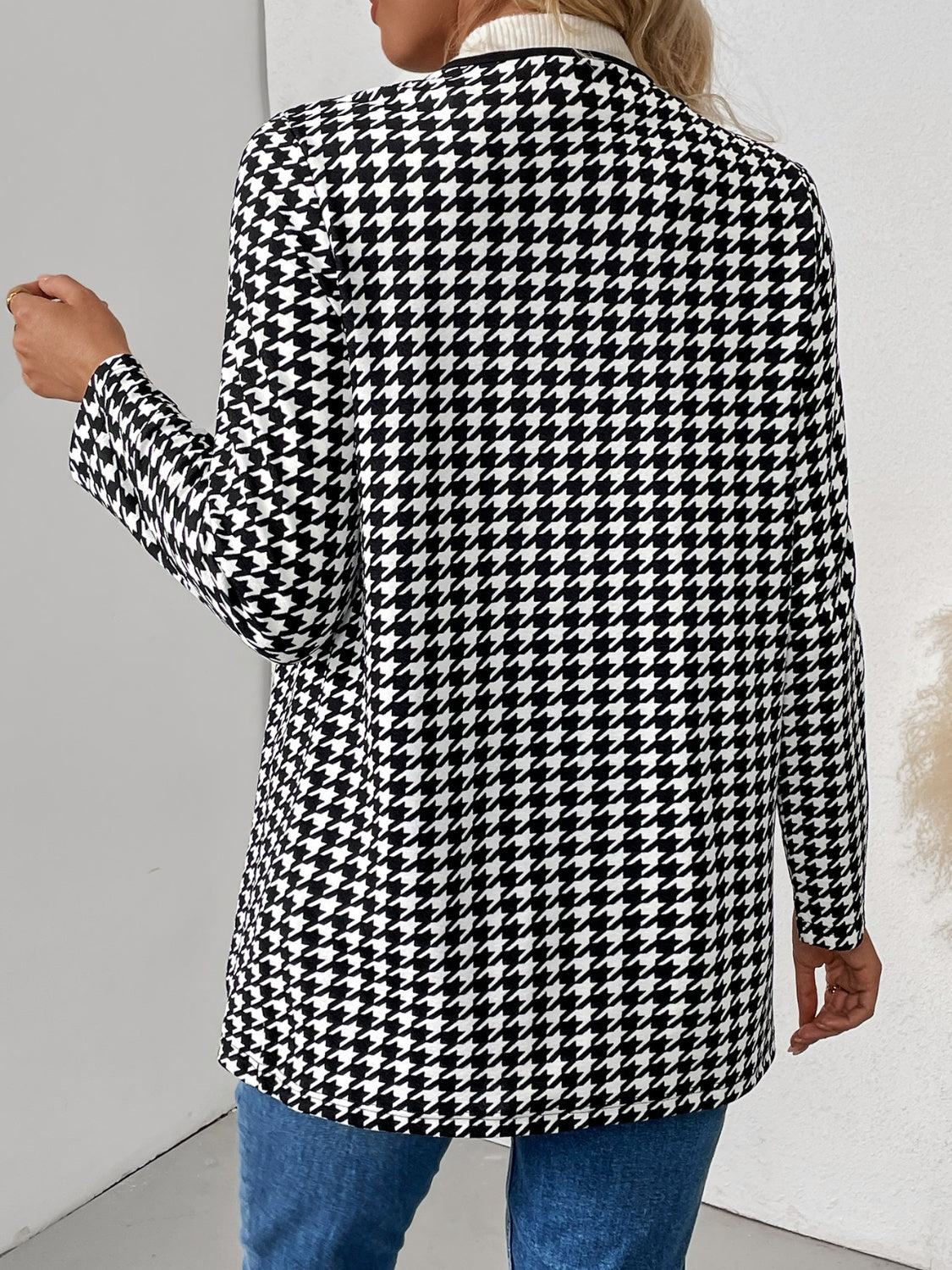 Greta® | Houndstooth-jakke med lange ermer og åpen front