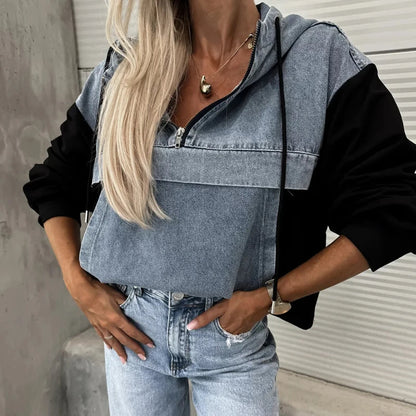 Adelina® | Uformell hettegenser med glidelås med patchwork-mønster laget av denim