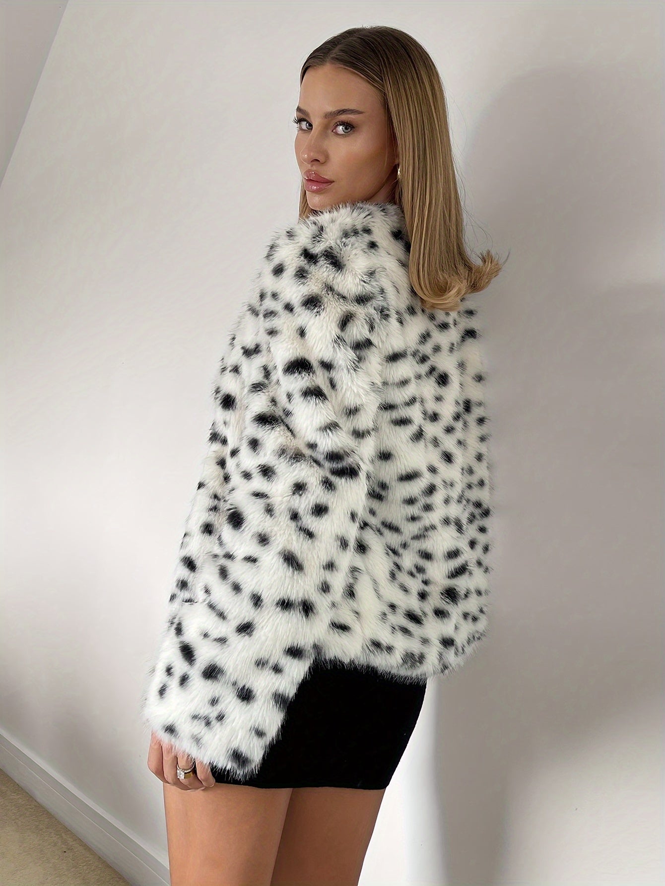 Yolanda® | Dalmatisk fluffy kåpe for kvinner